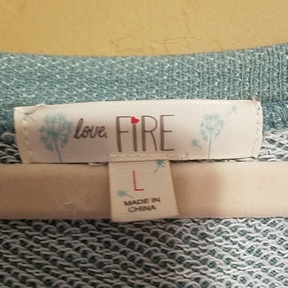 Love Fire sweatshirt with sequence and lace layer. - Picture 3 of 5